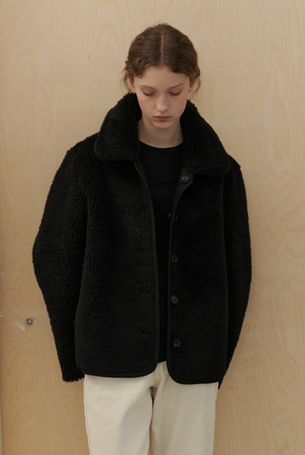 wool shearing reversible mustang-black